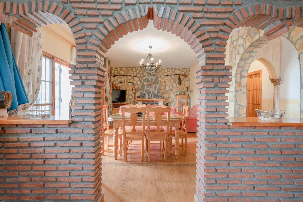 Вілла Cortijo La Encina Sayalonga Екстер'єр фото